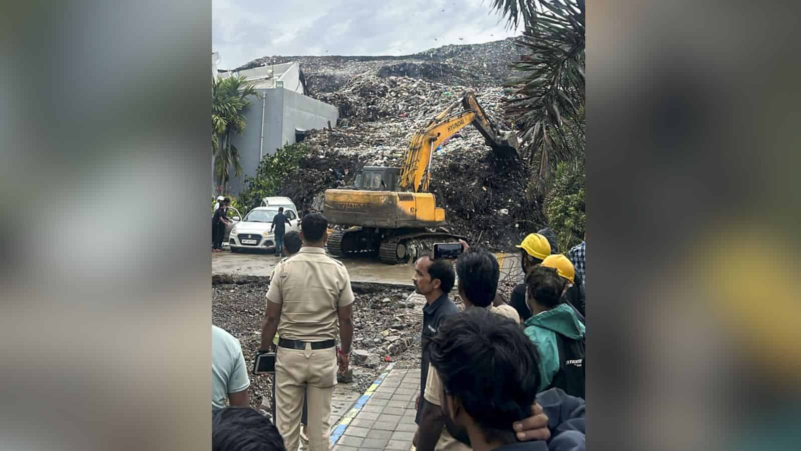 Puneలో చెత్త దిబ్బ కూలిపడి భవనం కూలింది, 18 మంది చిక్కుకున్నారు
