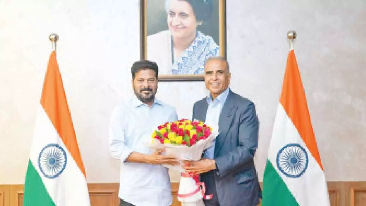 హైదరాబాద్లో డేటా సెంటర్ పెట్టుబడి, ఉద్యోగాలు పెరుగుతాయా?