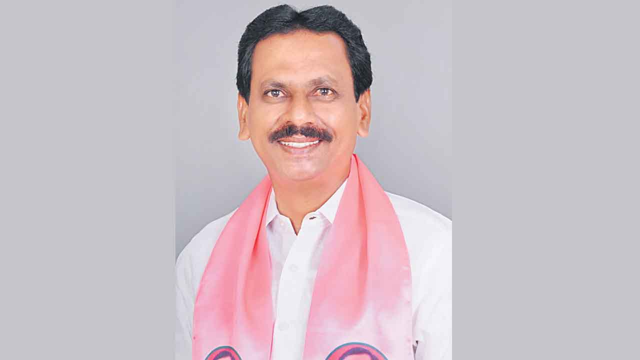 రేవంత్‌రెడ్డిపై రమావత్‌ ఆరోపణలు: ద్రోహి పాత్ర పోషించారా?