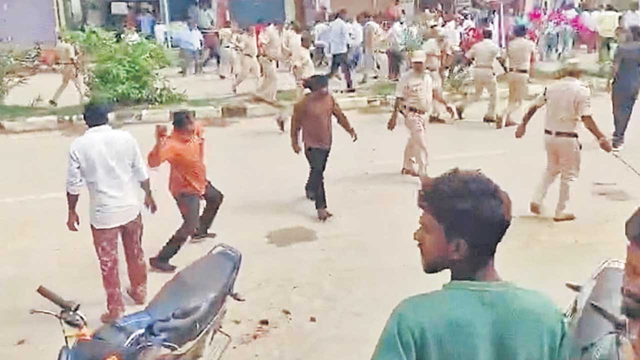 ఎంపీలు, ఎమ్మెల్యేల ఘర్షణ: కాంగ్రెస్ పార్టీలో తీవ్ర విభేదాలు