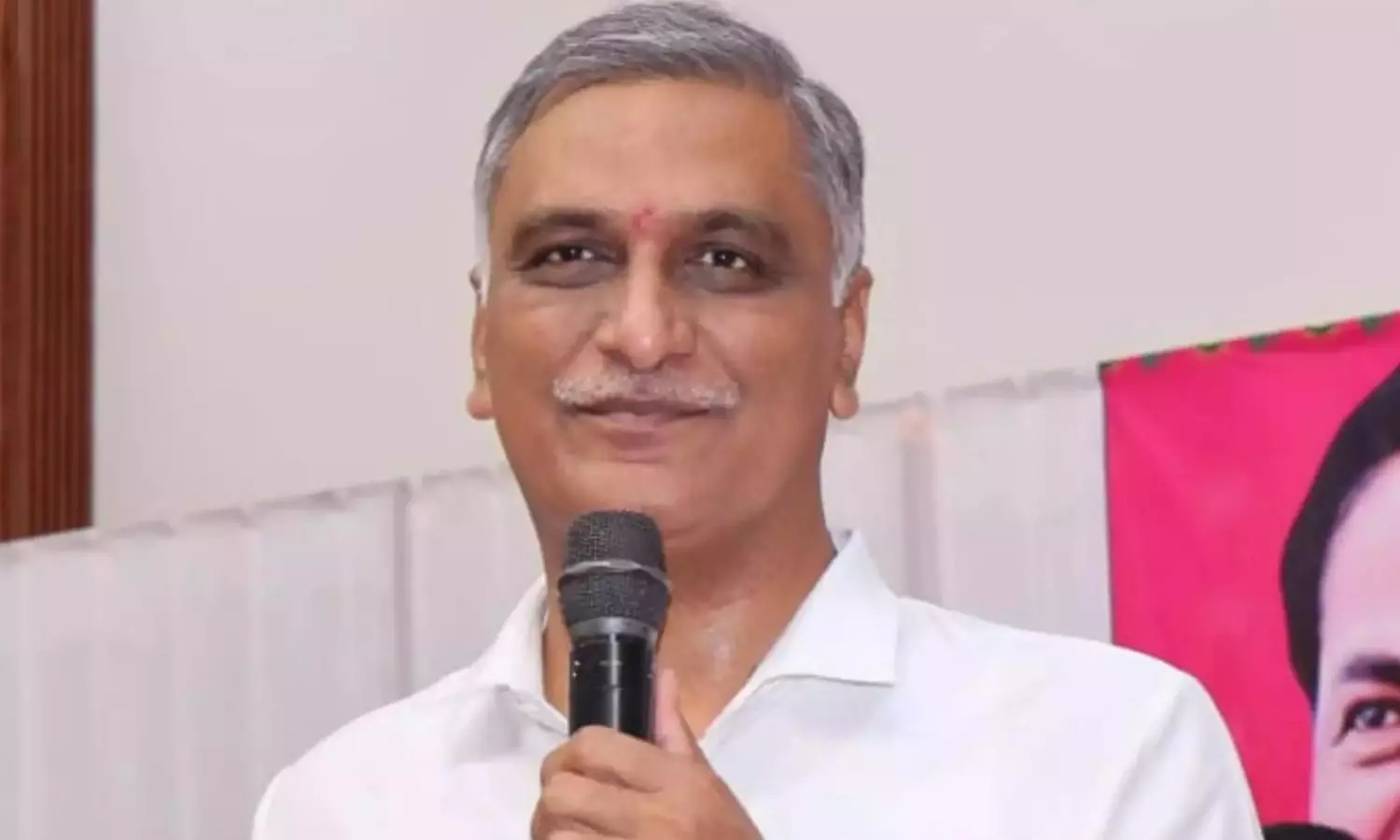 22A భూ వివాదంపై సిట్టింగ్ జడ్జితో విచారణ కోరిన హరీశ్ రావు