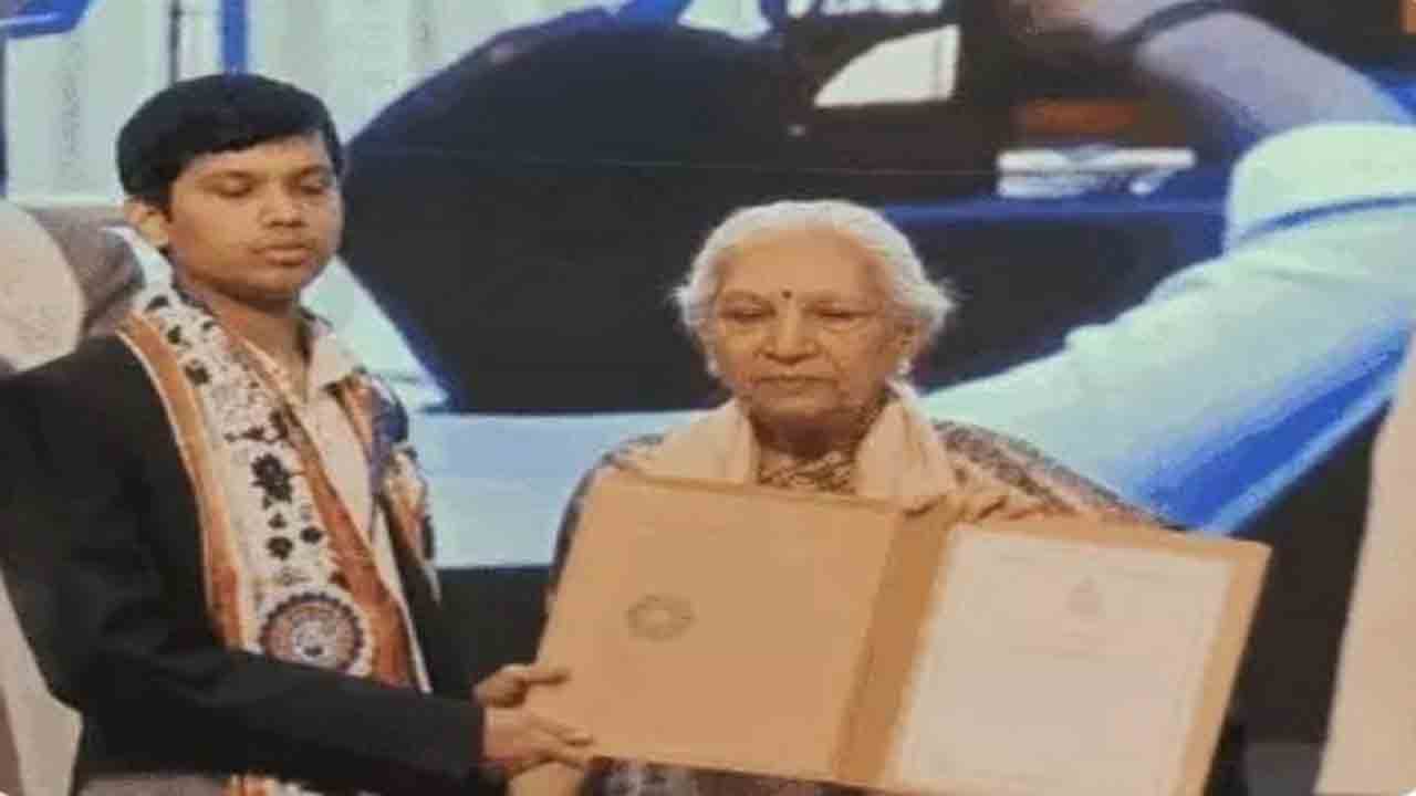 కాన్పూర్లో బీటెక్ గోల్డ్ మెడలిస్ట్ ఆత్మహత్య
