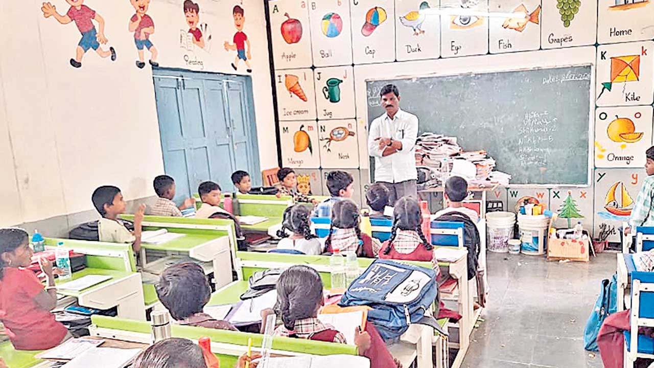 మాడు అన్నం వివాదం: ఎంఈవో నాలుగు గంటల విచారణ
