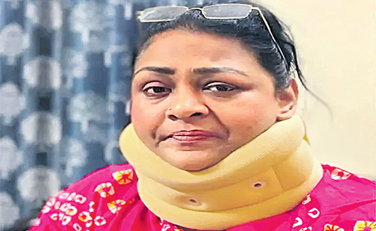 అతిగా ఫోన్ వాడకంతో మెడ శస్త్రచికిత్స చేయించుకున్న నటి షకీల