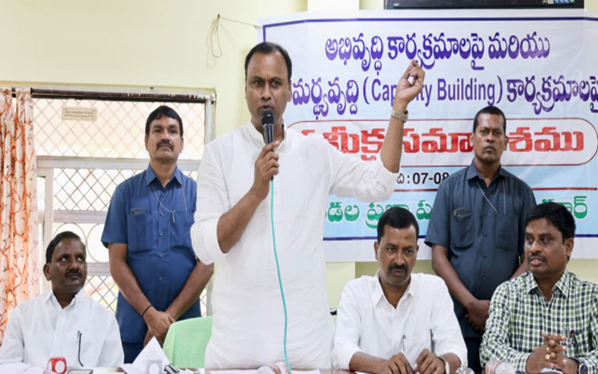 అవినీతి అధికారులపై చర్యలు తప్పవు: ఎమ్మెల్యే కోమటిరెడ్డి రాజగోపాల్ రెడ్డి