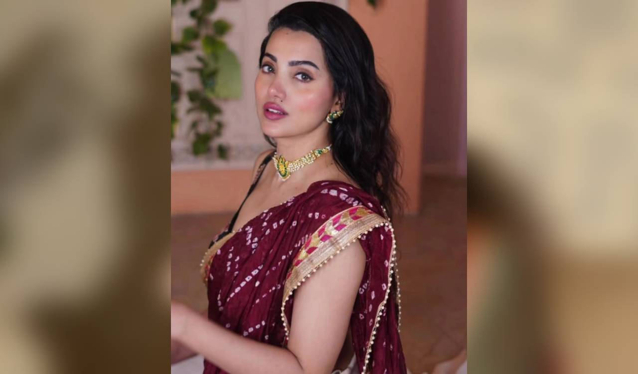 బాలీవుడ్ నటి అనాన్యా రాజ్ కన్నుమూత