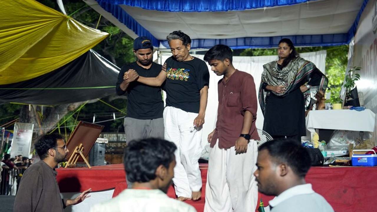 సోనమ్ వాంగ్‌చుక్ 21 రోజుల నిరాహార దీక్షలో ఆరోగ్య క్షీణించడం