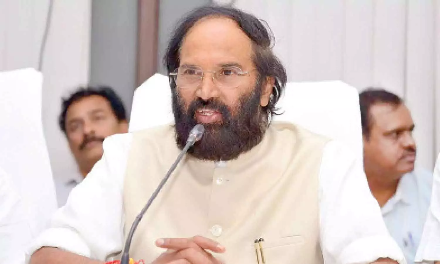 బీజేపీ యువతకు దూరమైంది: కాంగ్రెస్ నేత ఉత్తమ్ విమర్శలు
