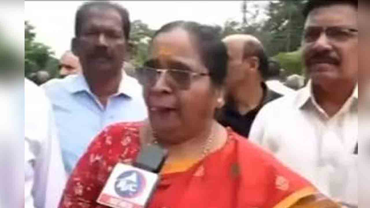 Btatti Vikramarka | భట్టి భార్యపై కమీషన్‌ ఆరోపణలు.. సోషల్‌ మీడియాలో వీడియో వైరల్‌!