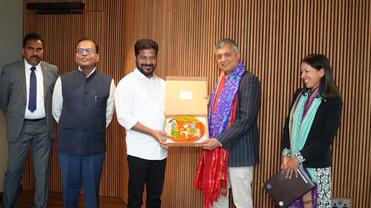 CM Revanth Reddy : ఆక్స్ఫర్డ్కు రేవంత్ ఆహ్వానం.. హైదరాబాద్లో కొత్త క్యాంపస్.?