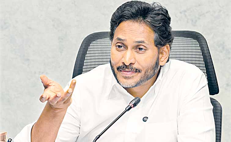 గుంటూరులో మహిళపై దాడి: చంద్రబాబు సర్కార్పై జగన్ ఆగ్రహం