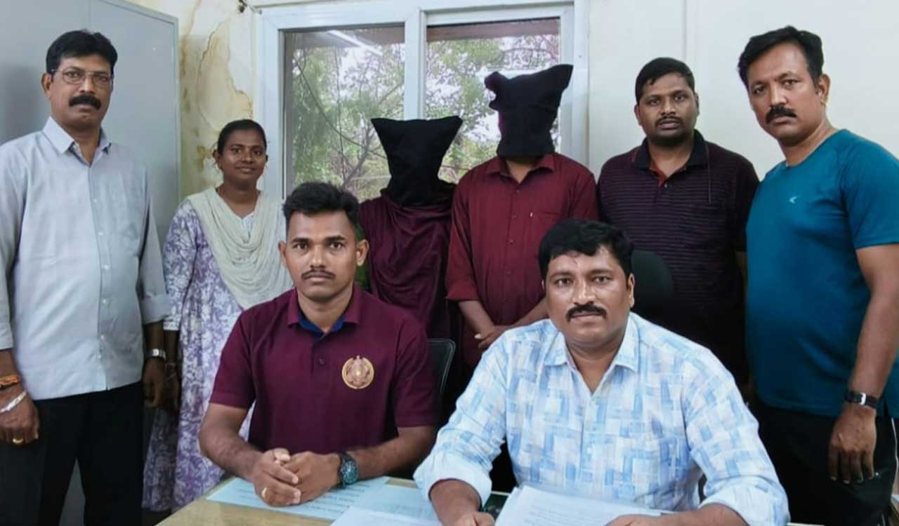 తిరువనంతపురంలో ఇద్దరు అరెస్ట్, ఖమ్మం ఉద్యోగికి రూ.94 లక్షల మోసం