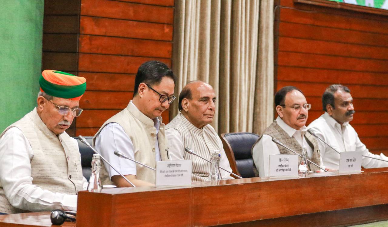 తెలంగాణ సమస్యలపై కేంద్రం స్పందించాలి: వద్దిరాజు రవిచంద్ర డిమాండ్