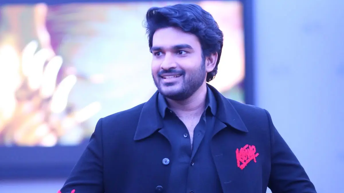 దర్శకుడిగా మారుతున్న కిరణ్ అబ్బవరం, దీపావళికి సినిమా విడుదల