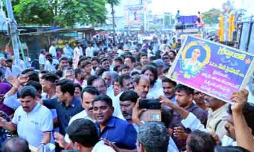 ఎక్లాస్పూర్లో డాక్టర్ ప్రియాంక అంత్యక్రియలు: నివాళులర్పించిన మంత్రి జూపల్లి