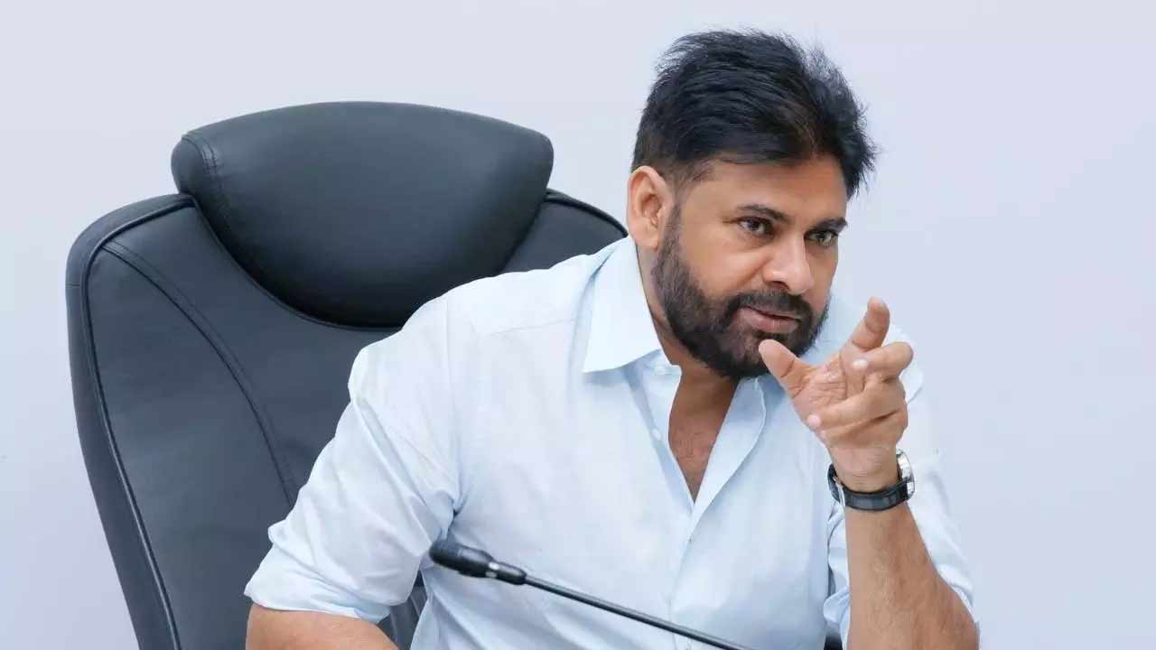 ఎర్రచందనం స్మగ్లింగ్ నిర్మూలన: అధికారులకు పవన్ కళ్యాణ్ కఠిన ఆదేశాలు
