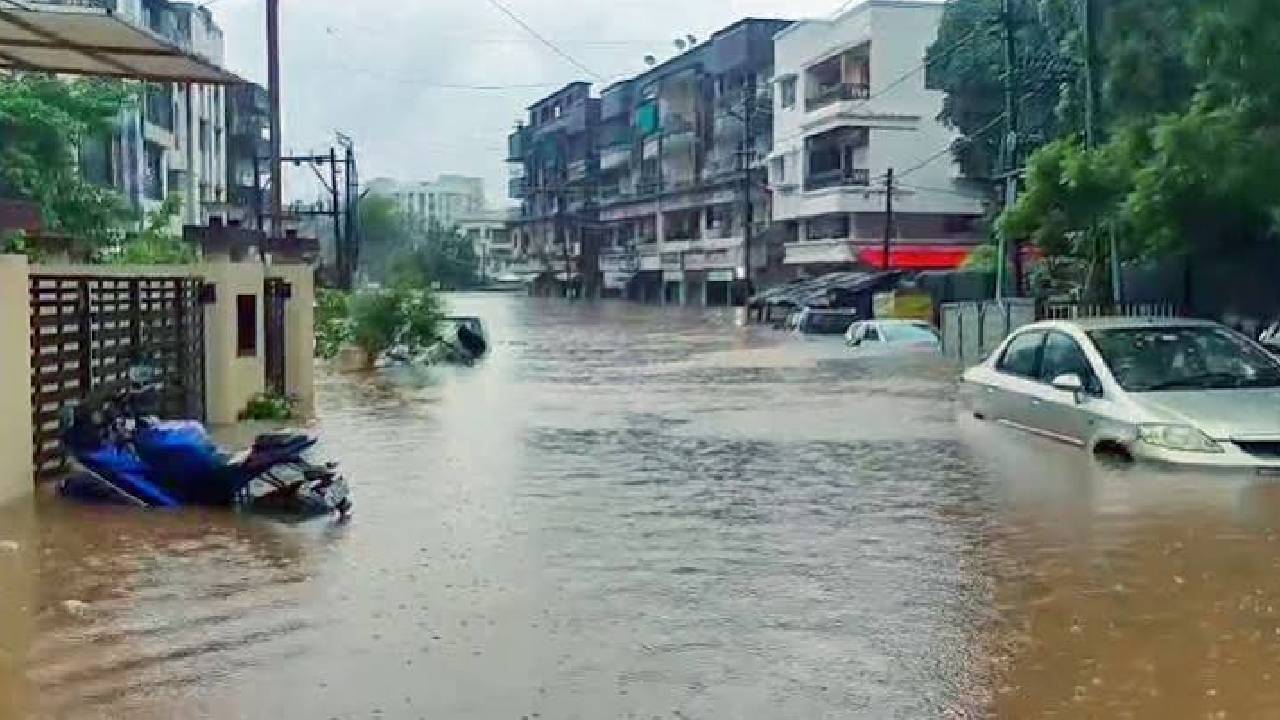 Gujarat | గుజరాత్లో భారీ వరదలు.. సురక్షిత ప్రాంతాలకు 1200 మంది తరలింపు.. కేంద్ర సాయం కోరిన సీఎం