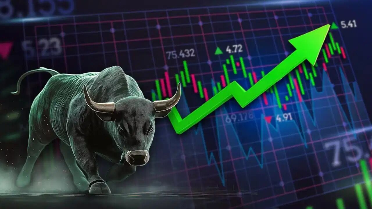 Stock Market : దలాల్ స్ట్రీట్లో ఇన్వెస్టర్ల పై కాసుల వర్షం.. ఏకంగా 900 పాయింట్లు ఎగబాకిన సెన్సెక్స్.
