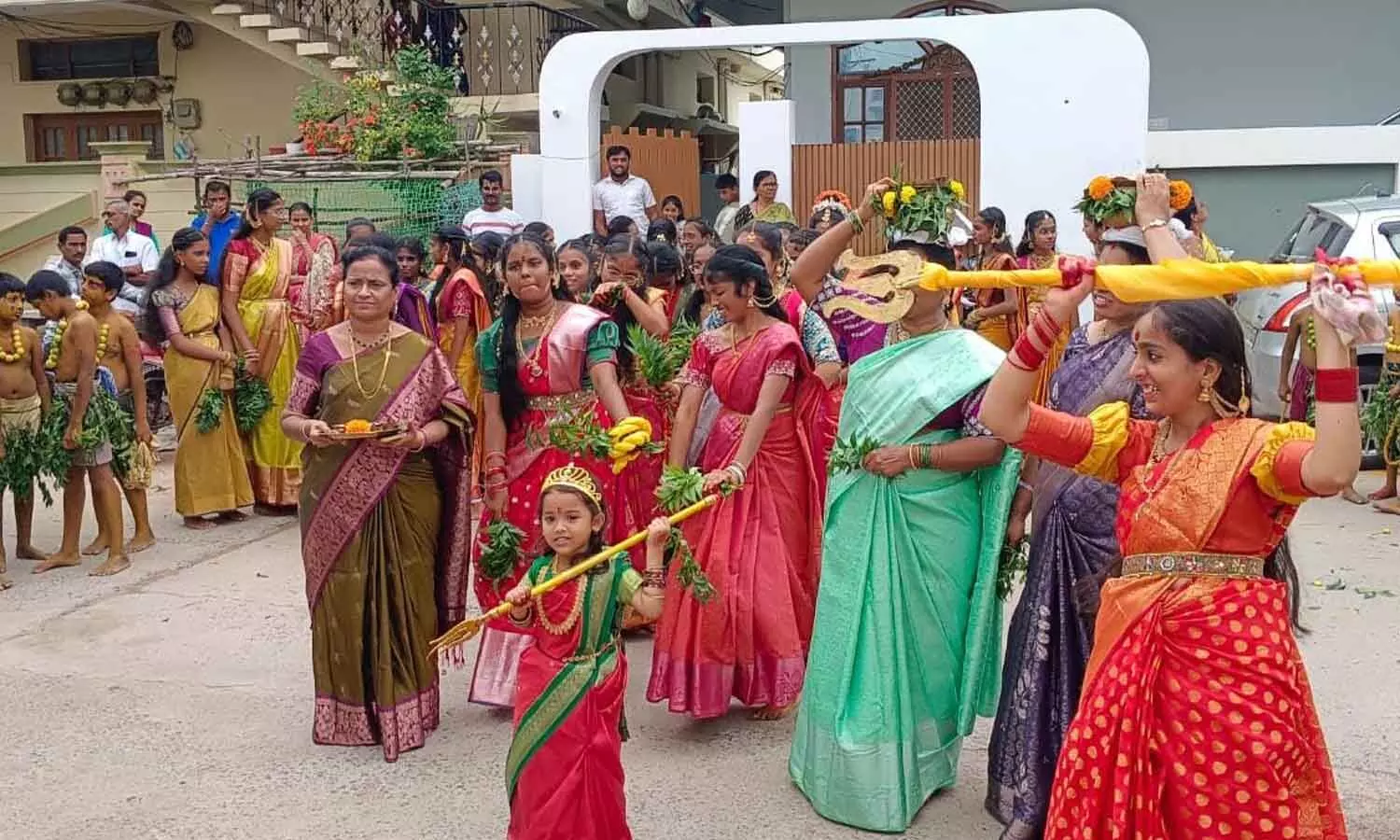 హనుమకొండ బ్లూ బెల్స్ స్కూల్లో ఘనంగా బోనాల పండుగ