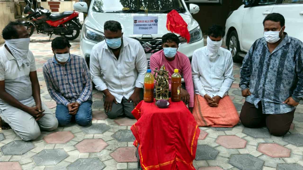 హైదరాబాద్లో నకిలీ విగ్రహాలతో మోసం, ఆరుగురు అరెస్ట్