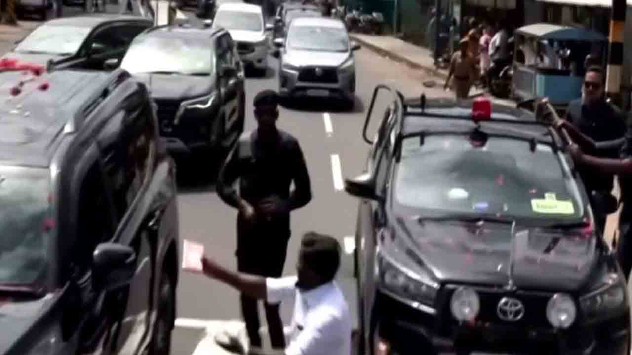 కరూర్‌లో సీఎం విజయ్ కాన్వాయ్ భద్రతా లోపం
