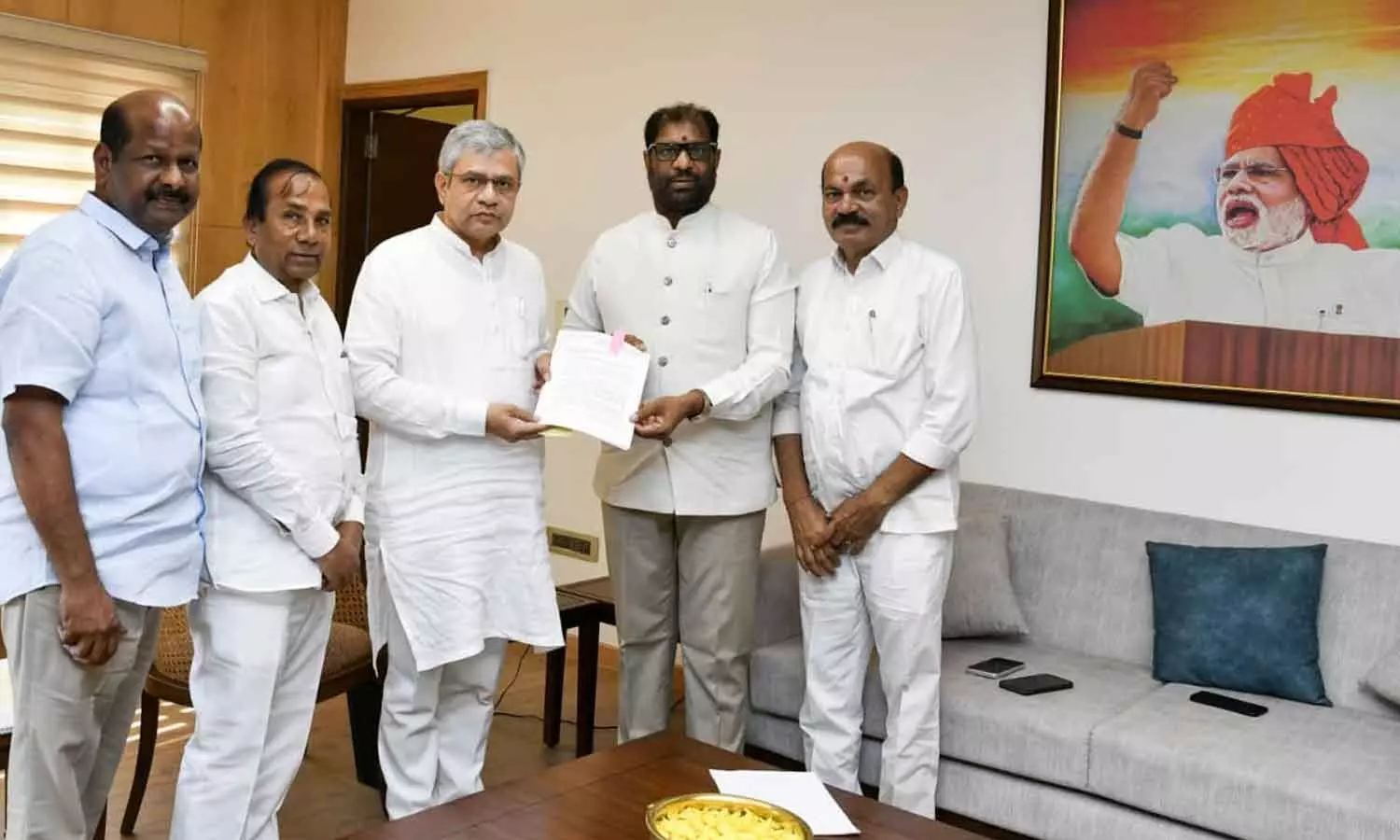 జాహీరాబాద్లో బులెట్ ట్రెయిన్ స్టేషన్ ఏర్పాటు చేయాలి: బీఆర్ఎస్ నేతలు