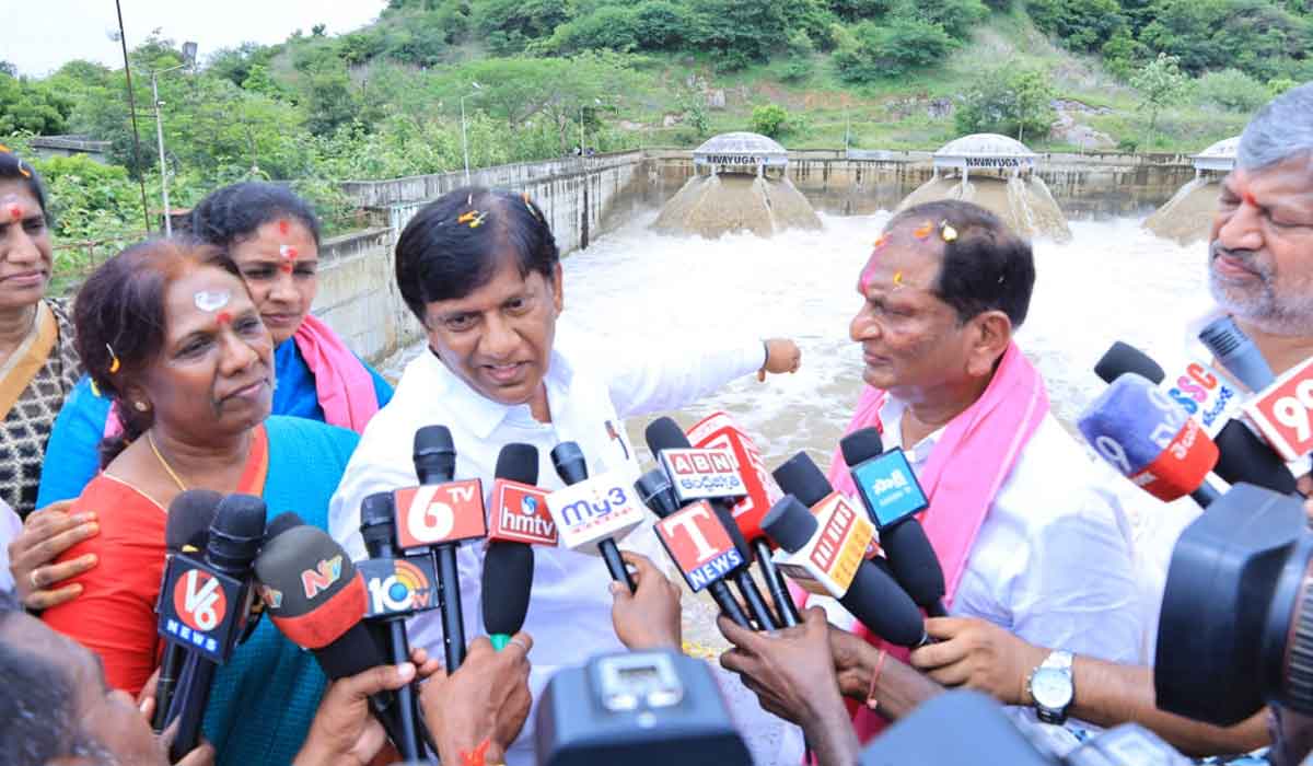 కాళేశ్వరం ప్రాజెక్టుపై బీఆర్ఎస్ నేతల క్షేత్రస్థాయి పరిశీలన