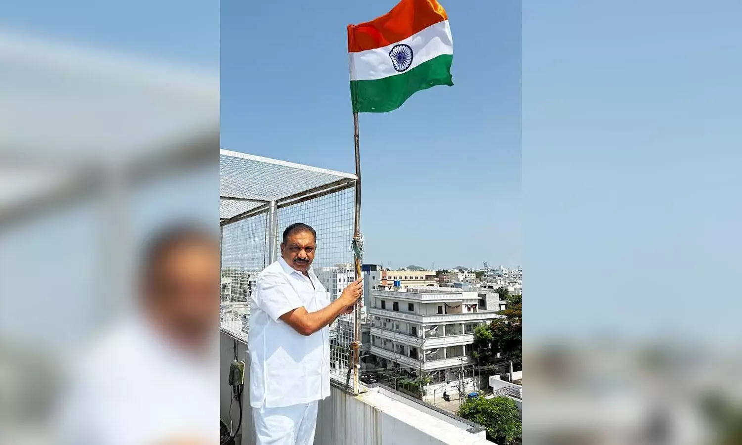 కరీంనగర్లో 'హర్ ఘర్ తిరంగా': జాతీయ జెండాను ఆవిష్కరించిన సునీల్ రావ్