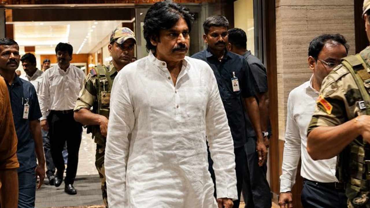 కేరళలో ఆయుర్వేద చికిత్స కోసం పవన్ కల్యాణ్