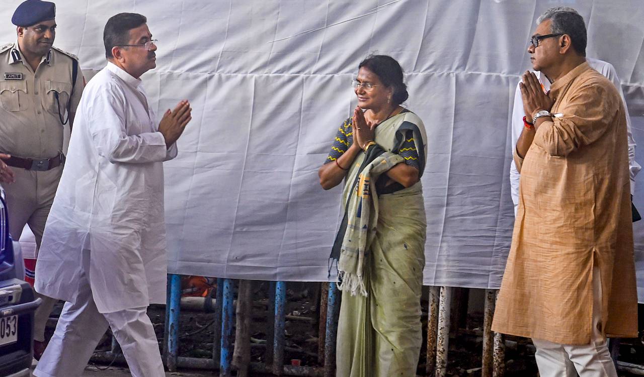 కోల్‌కతా డాక్టర్ హత్య: జాతీయ విచారణ కమిషన్ ఏర్పాటు