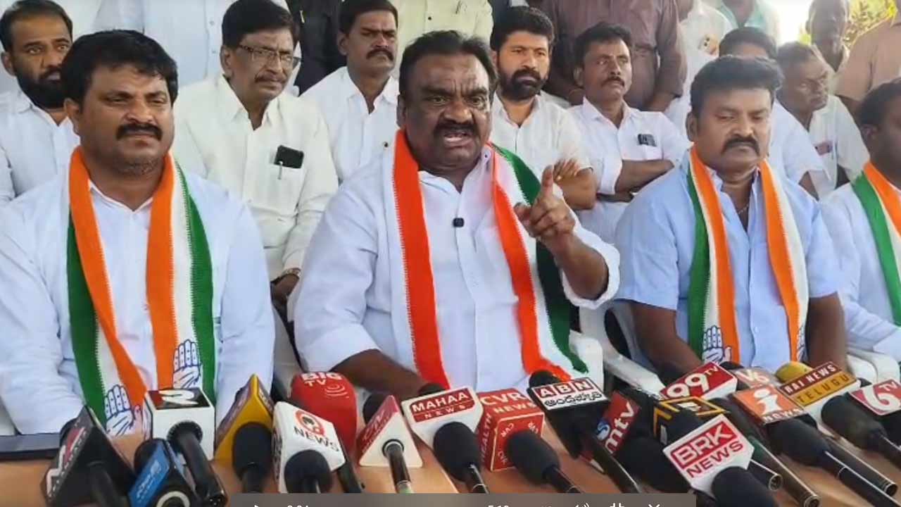 కోమటిరెడ్డి సోదరులపై తుంగతుర్తి ఎమ్మెల్యే మందుల సామేల్ తీవ్ర విమర్శలు