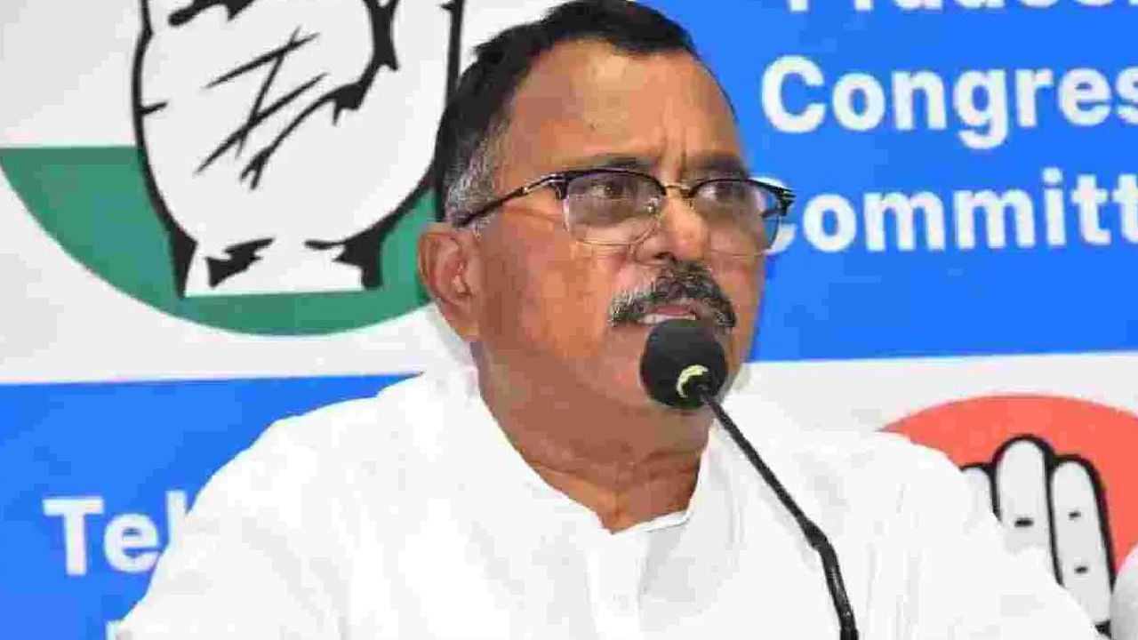 కొండా సురేఖ, చిన్నారెడ్డిలపై క్రమశిక్షణా చర్యలకు మల్లు రవి సిఫారసు