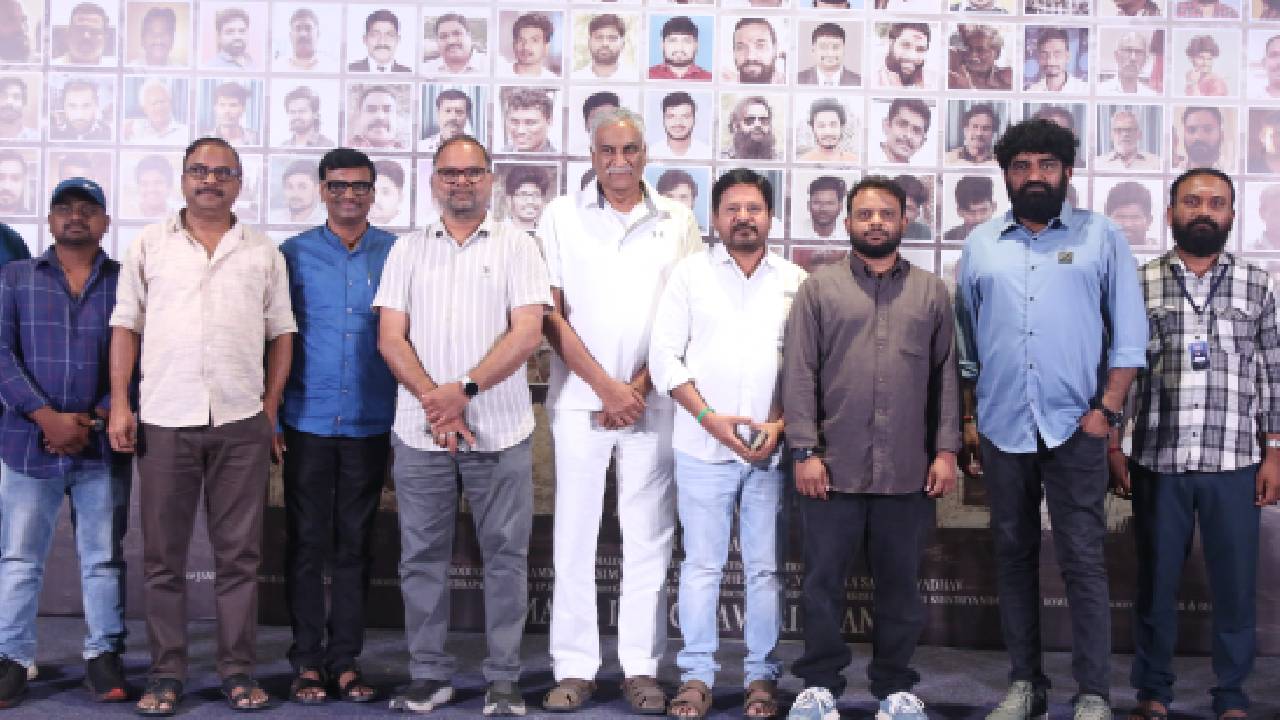 Kotha Cinema: హైదరాబాద్లోనే సినిమాలెందుకు తీయాలంటూ 100 మందితో సింగరేణి కుర్రాడు “కొత్త సినిమా”!**
