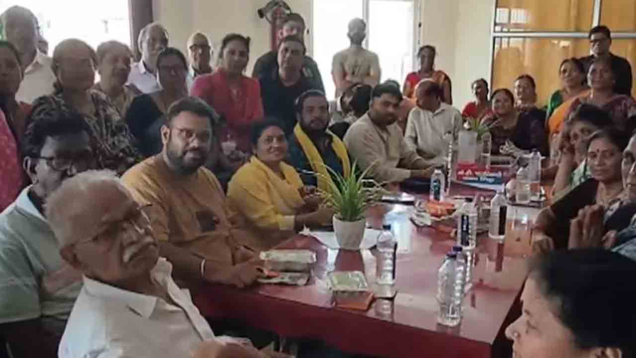 Maharashtra pilgrims | నేపాల్ వరదల్లో చిక్కుకున్న వంద మంది మహారాష్ట్ర యాత్రికులు.. రక్షించిన బీహార్ ప్రభుత్వం