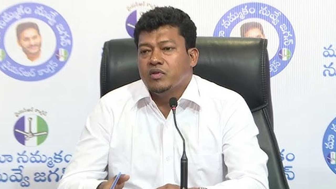 మాజీ మంత్రి సీదిరి అప్పలరాజుకు బెయిల్ మంజూరు