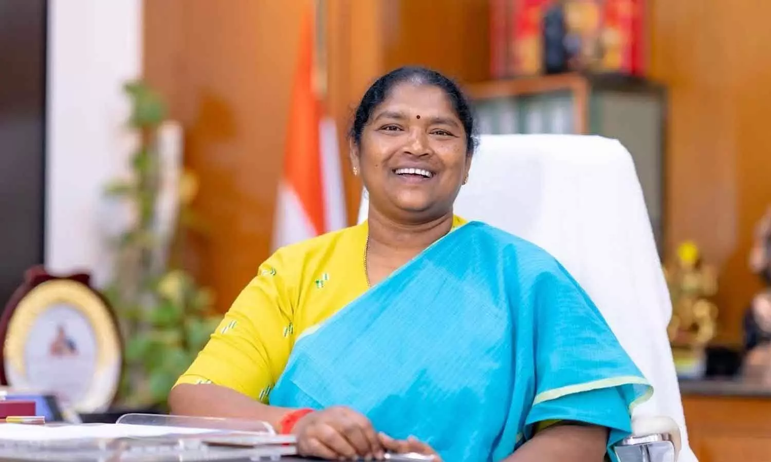 మంత్రిగా సీతక్కా: మొదటి ఆరు నెలలు కాల్చిన పాలు
