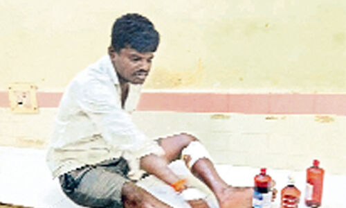 మత్స్యకారుడిపై మొసలి దాడి