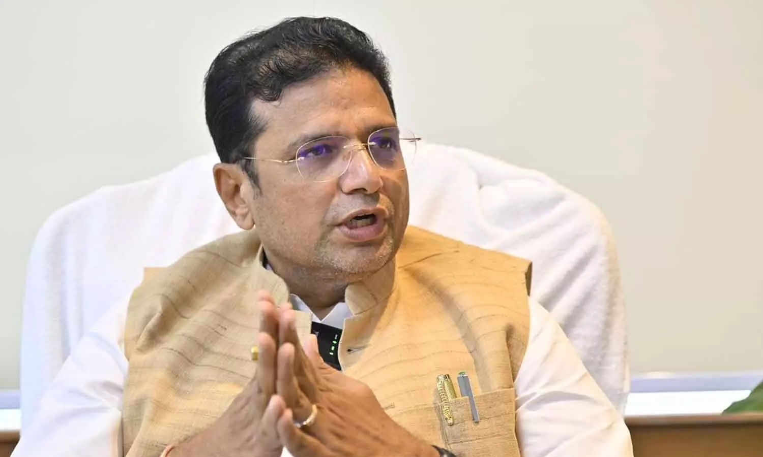 మీసేవలో ఒక్క రోజులో రికార్డు స్థాయిలో 2.2 లక్షల లావాదేవీలు నమోదయ్యాయి.