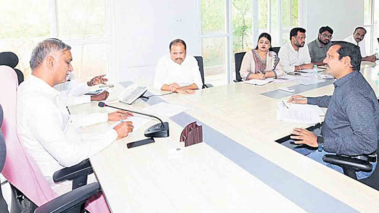 ఎమ్మెల్యే హరీశ్రావు పెండింగ్ పనుల వేగవంతమైన పూర్తి