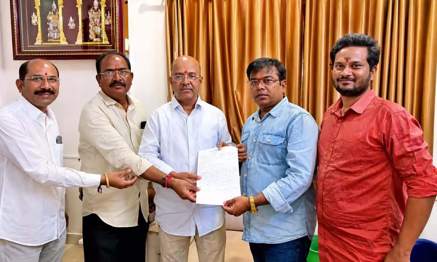 నై బ్రాహ్మణులకు పెన్షన్: ఎమ్మెల్యే నైని రాజేందర్ రెడ్డికి వినతి