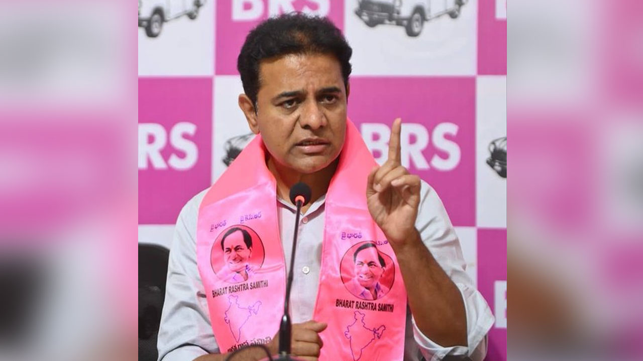 నర్సంపేటలో పెద్ది సుదర్శన్‌రెడ్డి విగ్రహం తొలగింపుపై కేటీఆర్ ఆగ్రహం