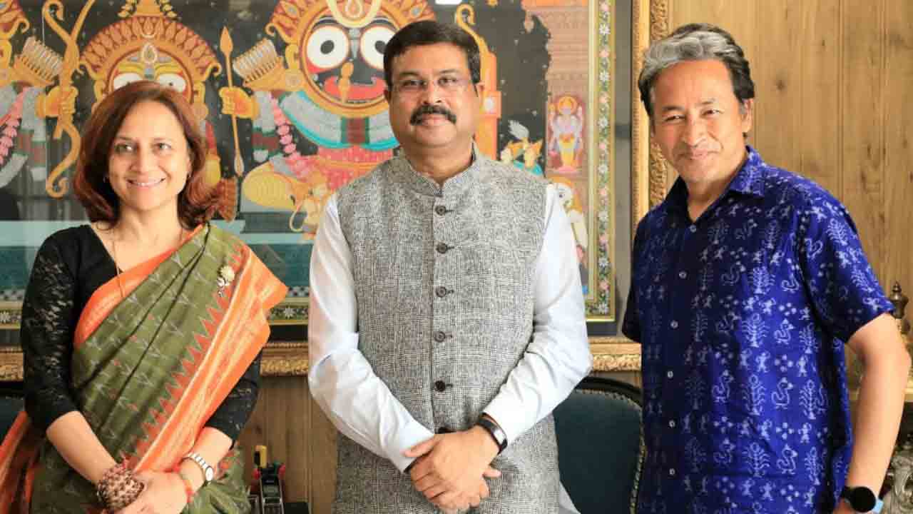 నీట్ లీకేజీ: కేంద్రమంత్రి ధర్మేంద్ర ప్రధాన్పై సోనమ్ వాంగ్చుక్ పోరాటం