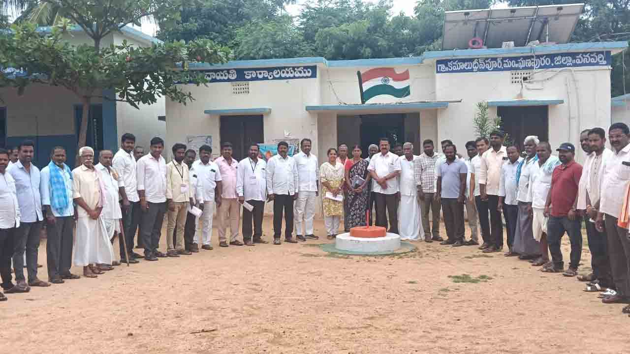 ఓటరు నమోదు ప్రక్రియను పకడ్బందీగా పూర్తి చేయాలి: నిరంజన్ రెడ్డి