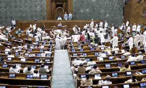 పార్లమెంట్ సభలు నాలుగో రోజు వాయిదా