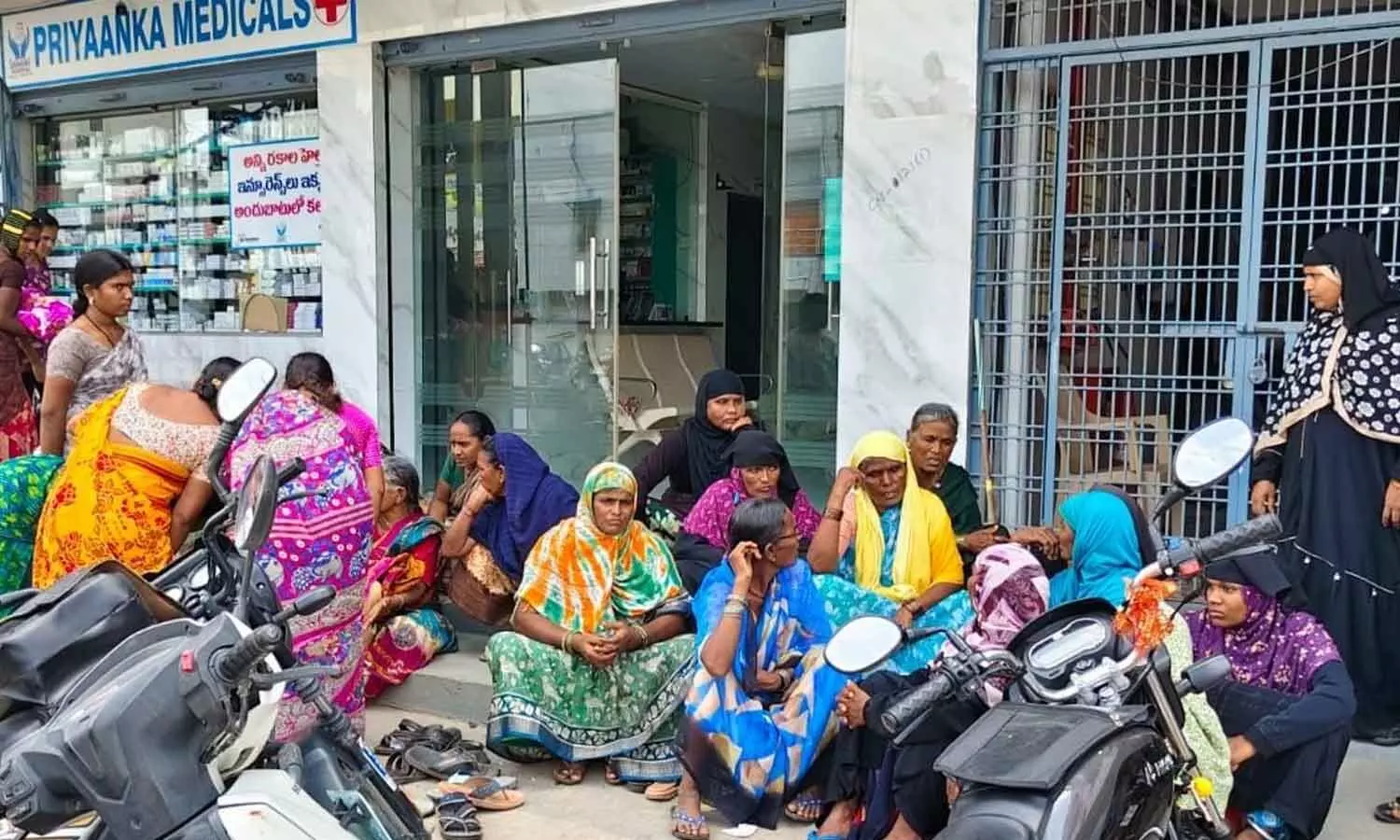 పెబ్బేరు ఆసుపత్రిలో దళిత బాలిక మృతి: సెటిల్మెంట్లపై ఆరోపణలు