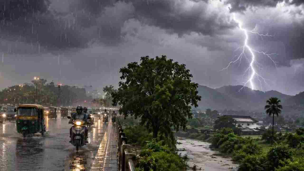 Rain Alert: తెలుగు రాష్ట్రాలకు అలర్ట్.. రానున్న 48 గంటల్లో భారీ వర్షాలు.. ఈ జిల్లాలకు వాతావరణ శాఖ హెచ్చరికలు