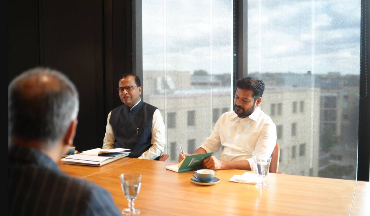 సీఎం రేవంత్ అమెరికా పర్యటనకు కేంద్రం అనుమతి నిరాకరణ: భట్టి విక్రమార్క