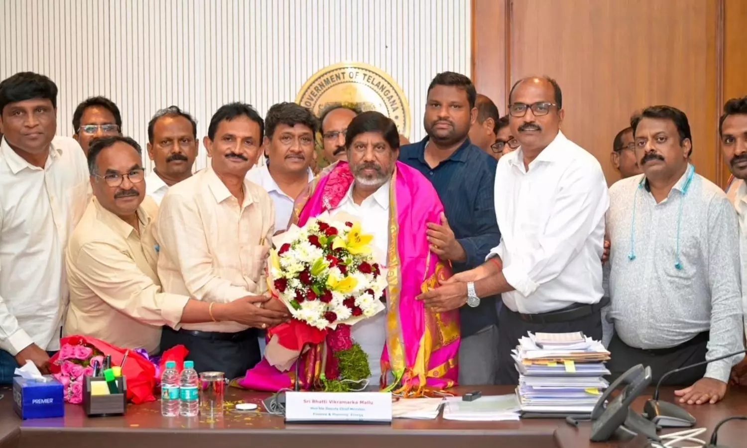 సింగరేణిని కాపాడేందుకు, లాభదాయక భవిష్యత్తు వైపు నడిపించేందుకు తెలంగాణ ప్రభుత్వం కృషి చేస్తోంది: భట్టి