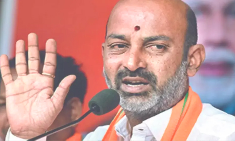 బండి సంజయ్ అత్తాపూర్లో మజ్లీస్పై దూకుడు