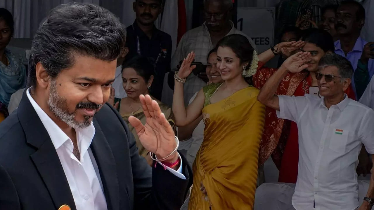 తమిళనాడు స్వాతంత్ర్య దినోత్సవ వేడుకల్లో నటి త్రిష హాజరుపై వివాదం